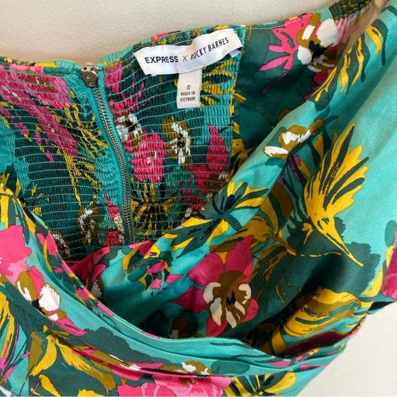 Express x Rocky Barnes floral crop top size small - Picture 2 of 6
